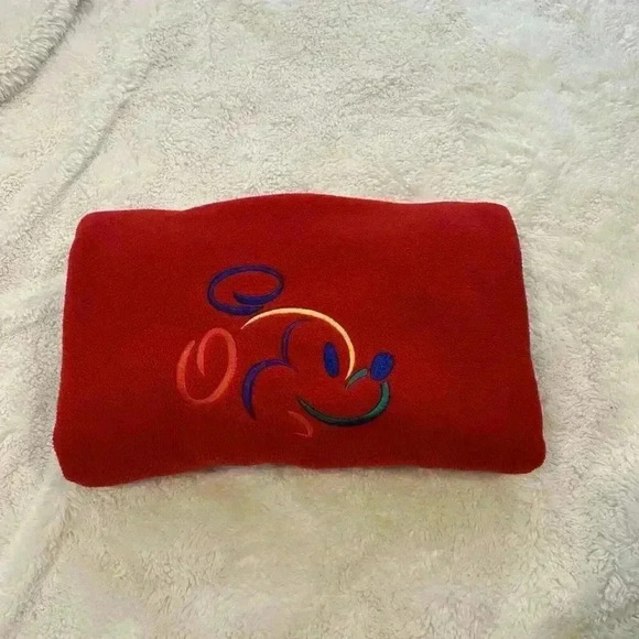 Walt Disney World Official Parks Merch Red Fleece Embroidered Sweatshirt Size XL - Picture 1 of 7